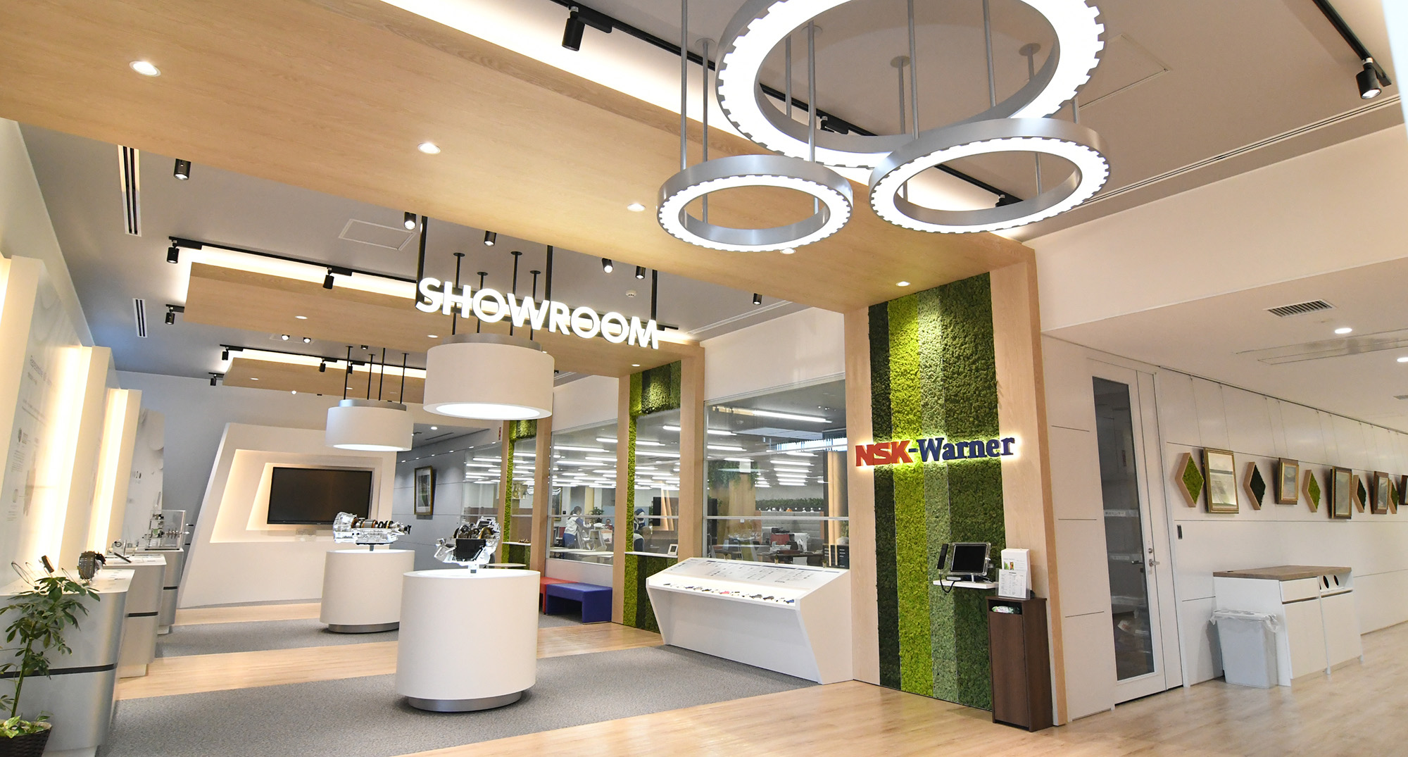 【どのようなオフィスを目指したのですか？】<br> → Clutchのようにつながるオフィス