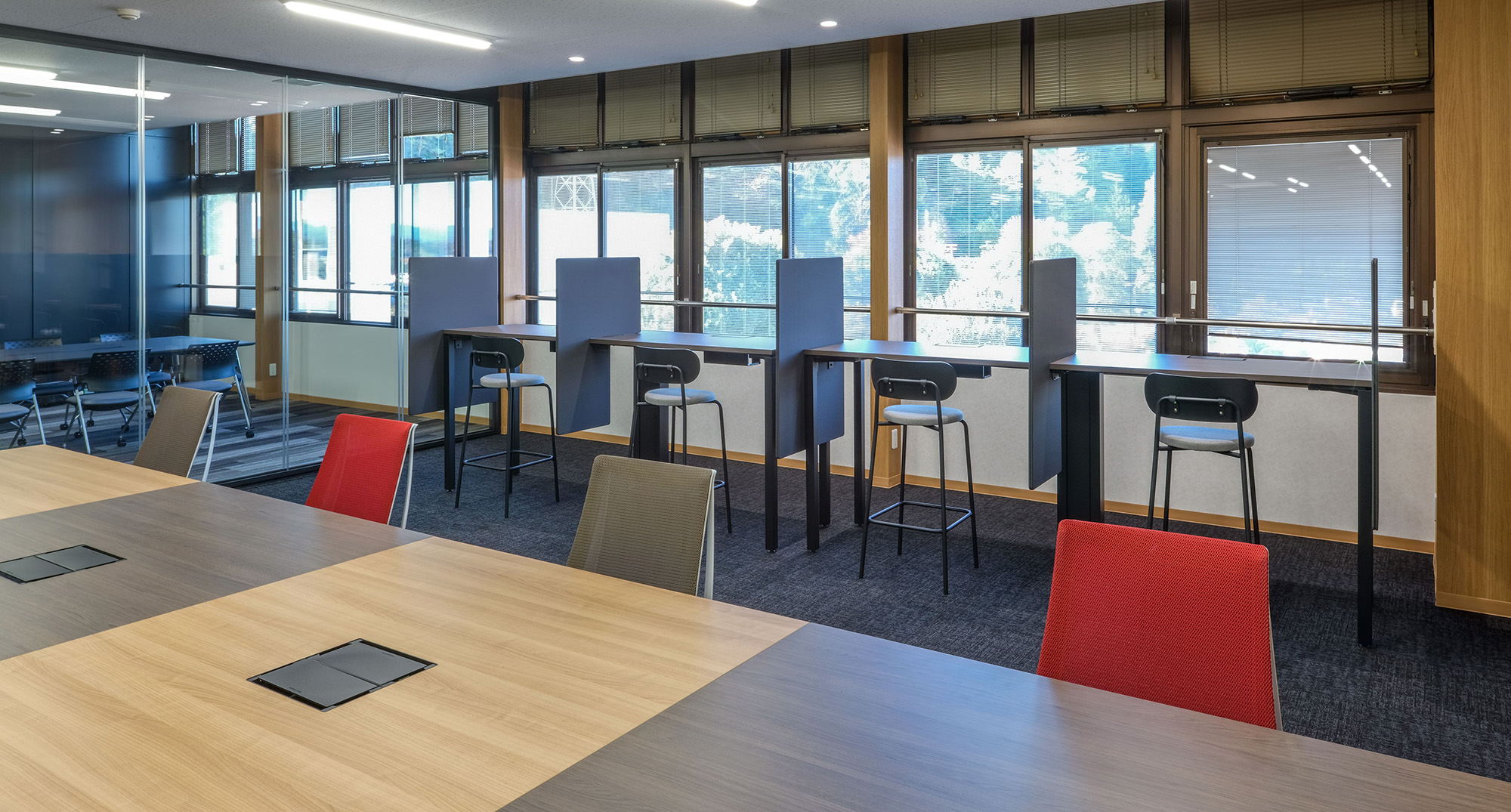 【働き方改革はスムーズに移行できましたか？】<br>→ ランダムな席指定の失敗からグループアドレスへ